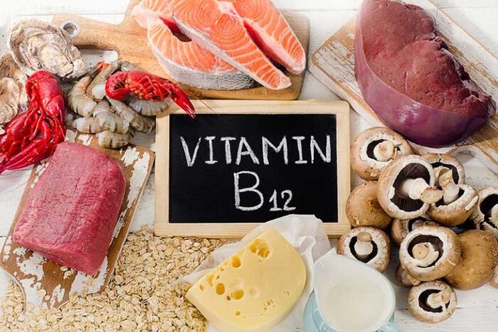 Para garantir a ingestão adequada de vitamina B12, é importante conhecer as principais fontes alimentares ricas nesse nutriente, cobalamina é encontrada principalmente em produtos de origem animal, como carnes, peixes, ovos e laticínios.